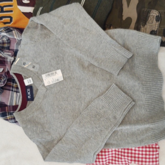 Lot boys size 4 bundle cargo  camo pants, long T, 2 dress shirts & 2 sweaters - Picture 7 of 9